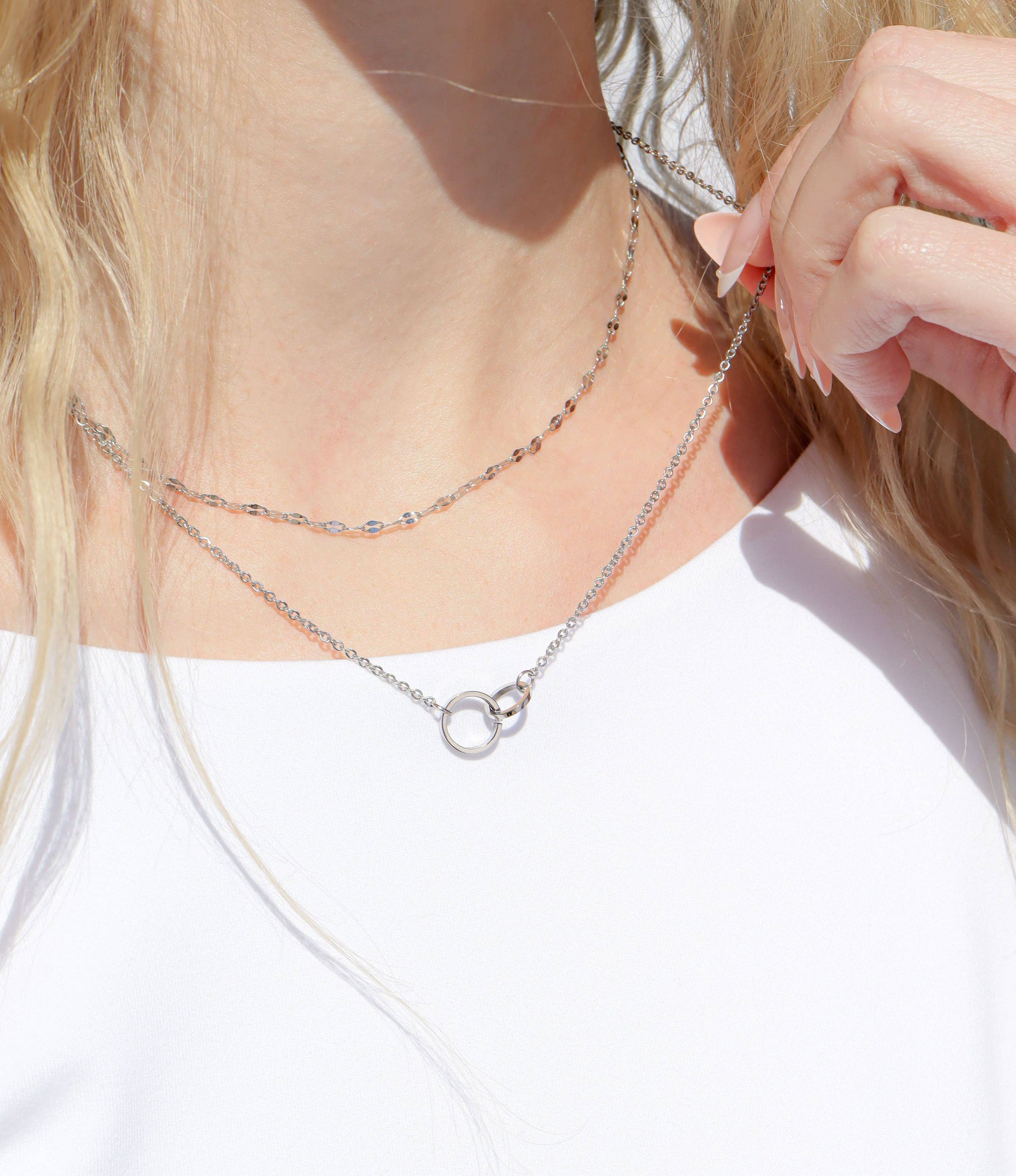 18K Gold PVD Stainless Steel Interlocked Rings Necklace: Stainless