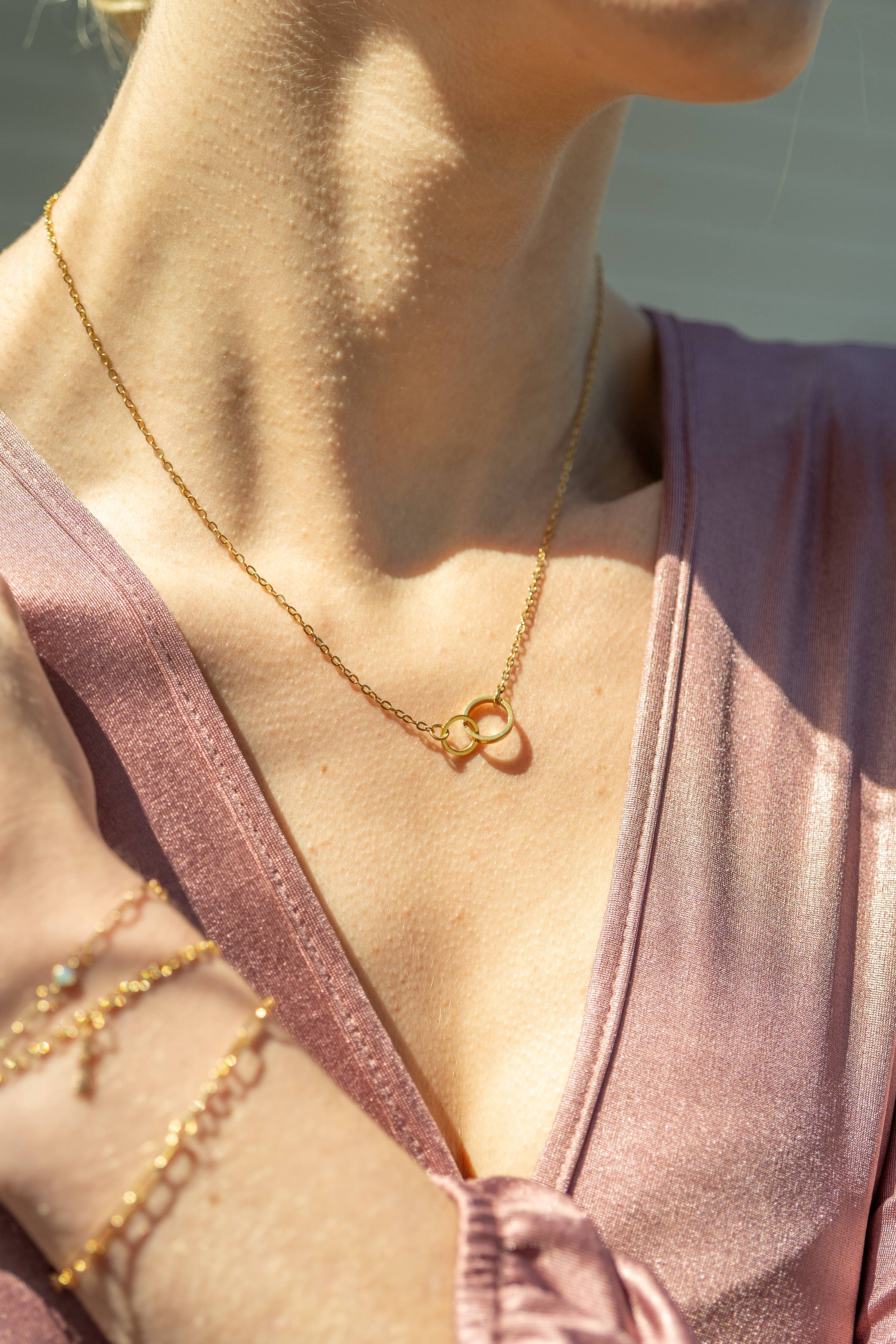 18K Gold PVD Stainless Steel Interlocked Rings Necklace: Stainless