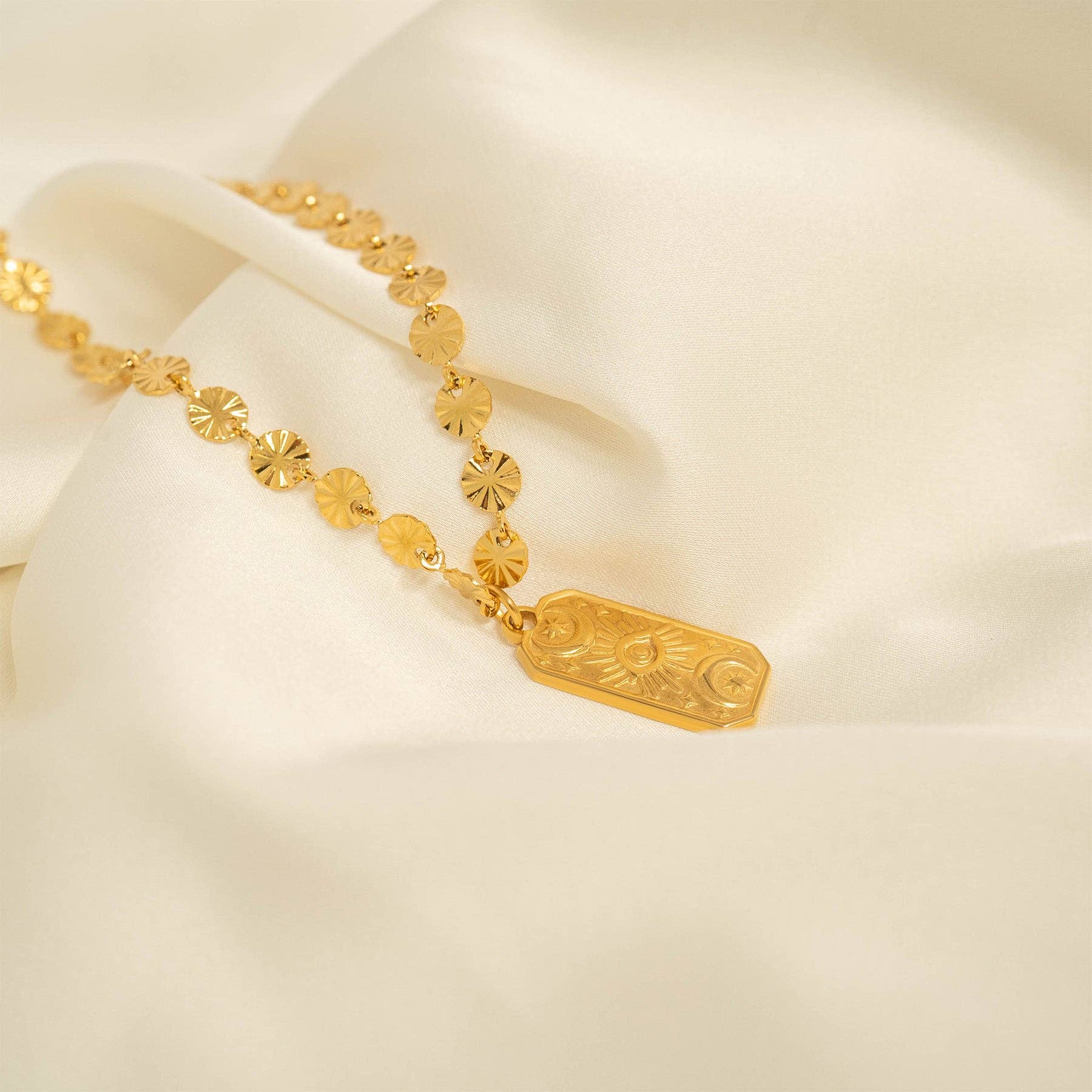 18K Gold PVD Stainless Steel Sunburst Chain Necklace: Stainless / 18+2"